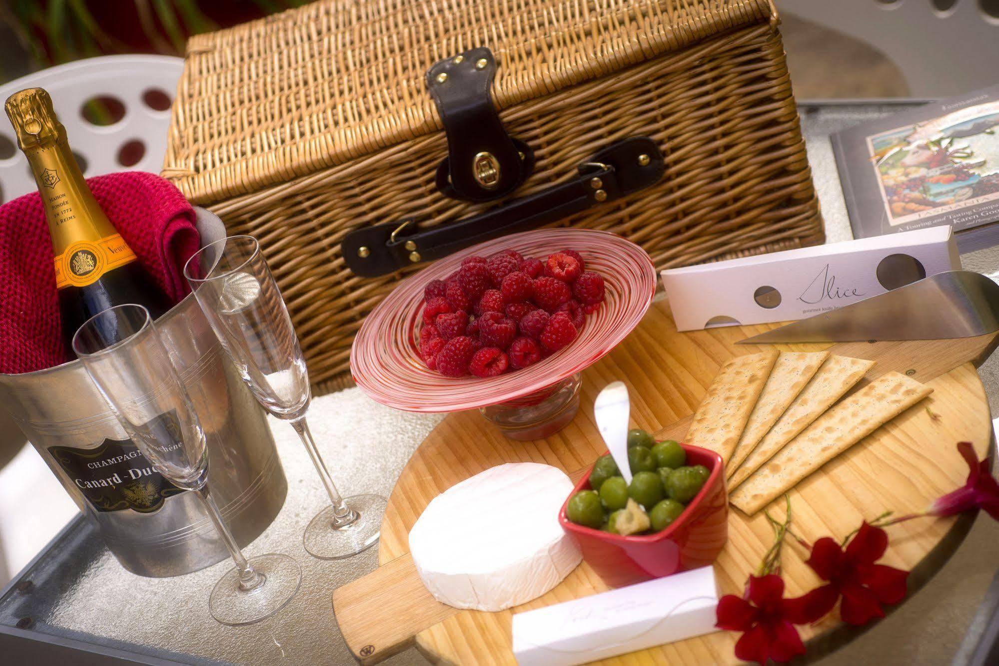 Twofourtwo Boutique Apartments Лонсестон Экстерьер фото