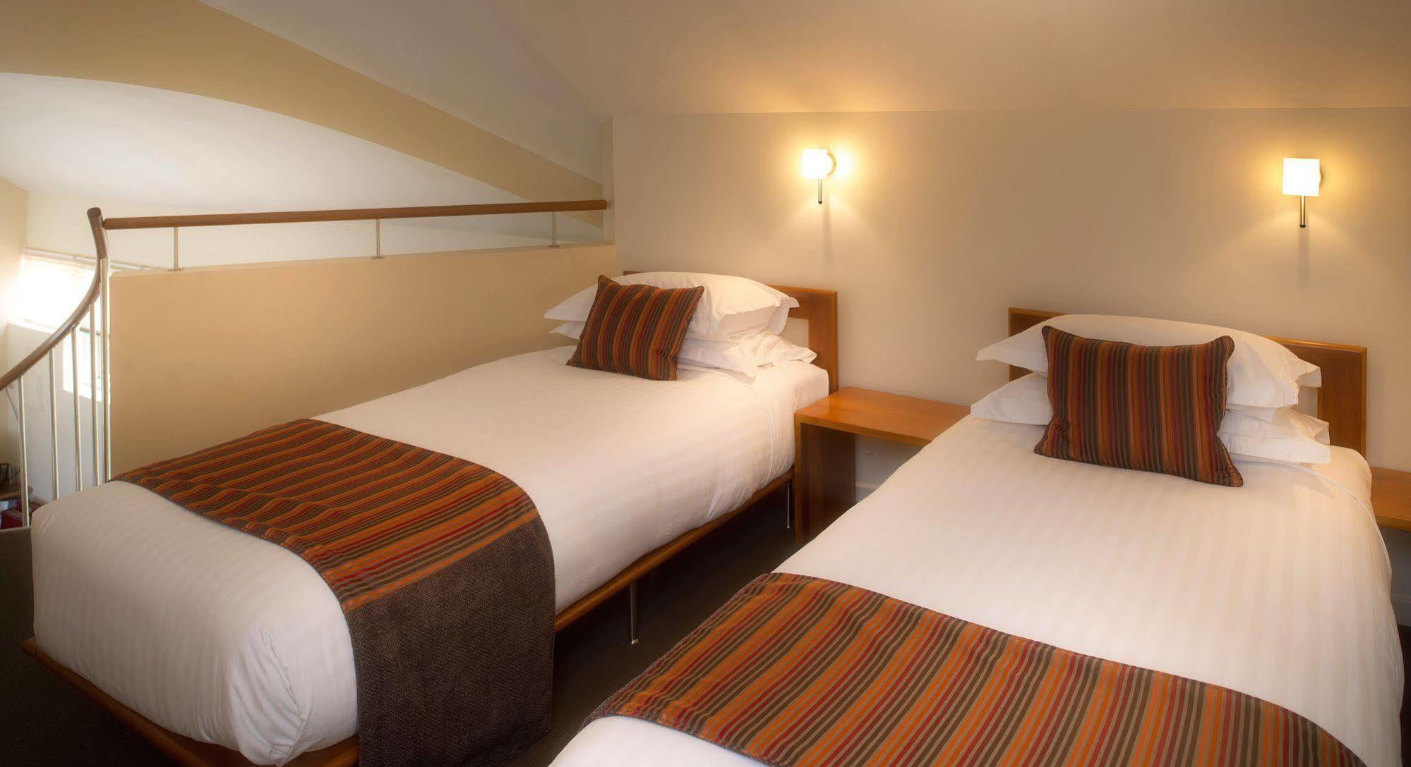 Twofourtwo Boutique Apartments Лонсестон Экстерьер фото